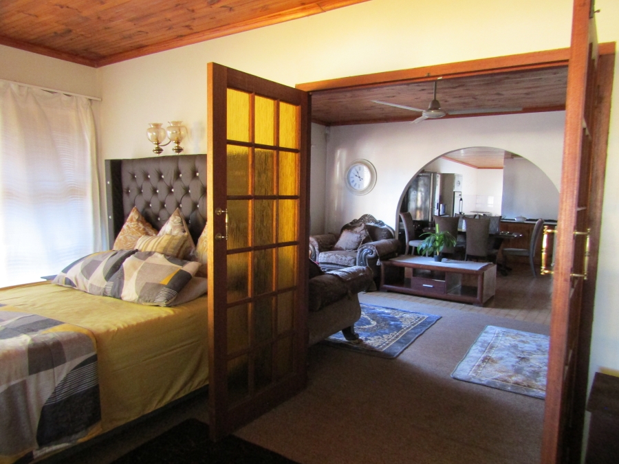 4 Bedroom Property for Sale in Hankey Eastern Cape